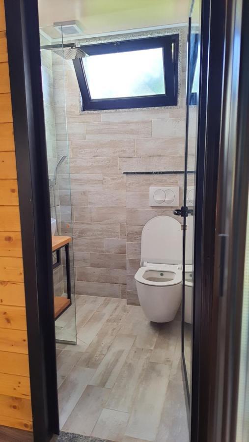 Room With Private Garden Shkoder Exterior photo