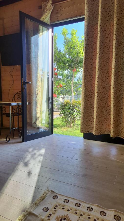 Room With Private Garden Shkoder Exterior photo